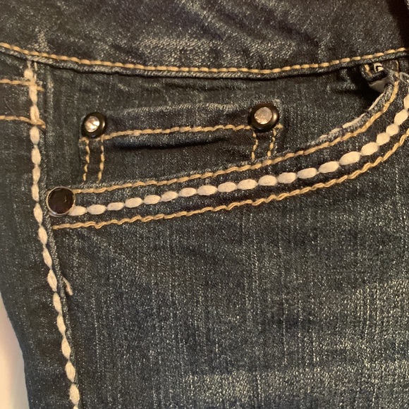 YMI Capri jeans - Picture 4 of 12